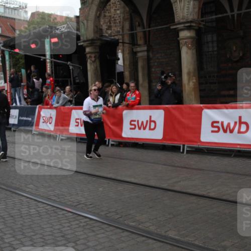 05.10.2025 - 20. swb-Marathon Bremen Yannick Fuchs http://msf.ph/oto/9318866 05.10.2025 11:29:34 Ziel 10401 meine-sportfotos.de