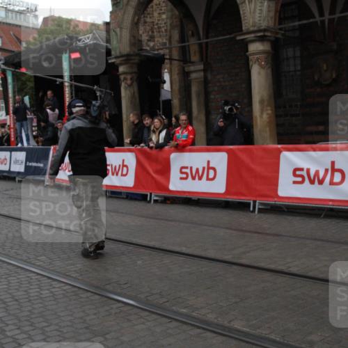05.10.2025 - 20. swb-Marathon Bremen Yannick Fuchs http://msf.ph/oto/9318877 05.10.2025 11:29:38 Ziel  meine-sportfotos.de