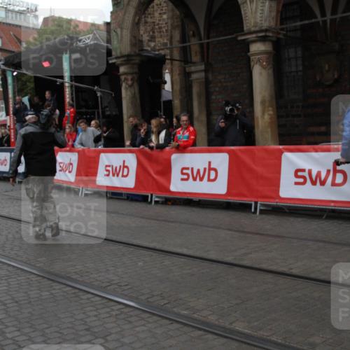 05.10.2025 - 20. swb-Marathon Bremen Yannick Fuchs http://msf.ph/oto/9318880 05.10.2025 11:29:39 Ziel  meine-sportfotos.de