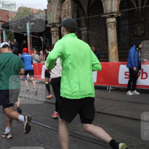 05.10.2025 - 20. swb-Marathon Bremen Yannick Fuchs http://msf.ph/oto/9318890 05.10.2025 11:32:28 Ziel  meine-sportfotos.de