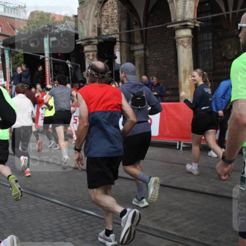 05.10.2025 - 20. swb-Marathon Bremen Yannick Fuchs http://msf.ph/oto/9318892 05.10.2025 11:32:29 Ziel  meine-sportfotos.de