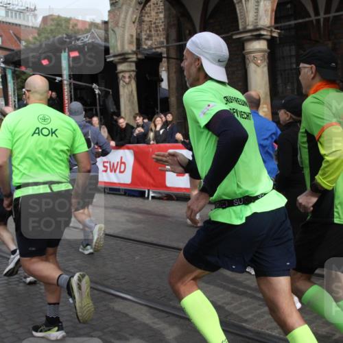 05.10.2025 - 20. swb-Marathon Bremen Yannick Fuchs http://msf.ph/oto/9318894 05.10.2025 11:32:30 Ziel  meine-sportfotos.de