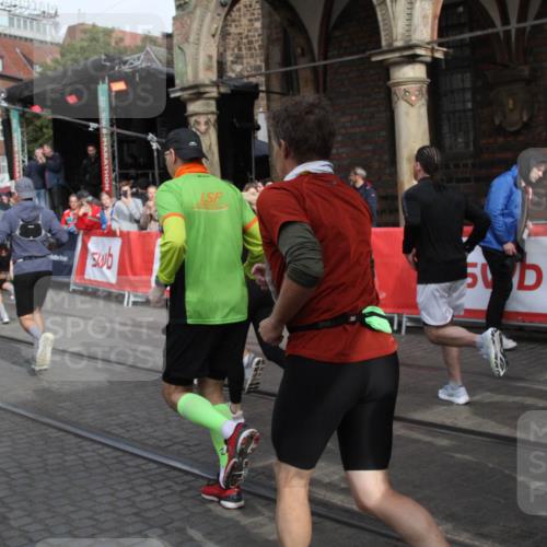 05.10.2025 - 20. swb-Marathon Bremen Yannick Fuchs http://msf.ph/oto/9318896 05.10.2025 11:32:31 Ziel  meine-sportfotos.de