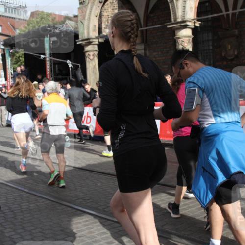 05.10.2025 - 20. swb-Marathon Bremen Yannick Fuchs http://msf.ph/oto/9318904 05.10.2025 11:32:37 Ziel  meine-sportfotos.de