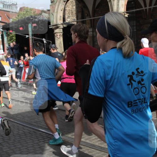 05.10.2025 - 20. swb-Marathon Bremen Yannick Fuchs http://msf.ph/oto/9318906 05.10.2025 11:32:38 Ziel  meine-sportfotos.de