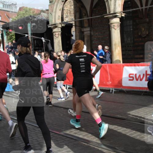 05.10.2025 - 20. swb-Marathon Bremen Yannick Fuchs http://msf.ph/oto/9318908 05.10.2025 11:32:38 Ziel  meine-sportfotos.de
