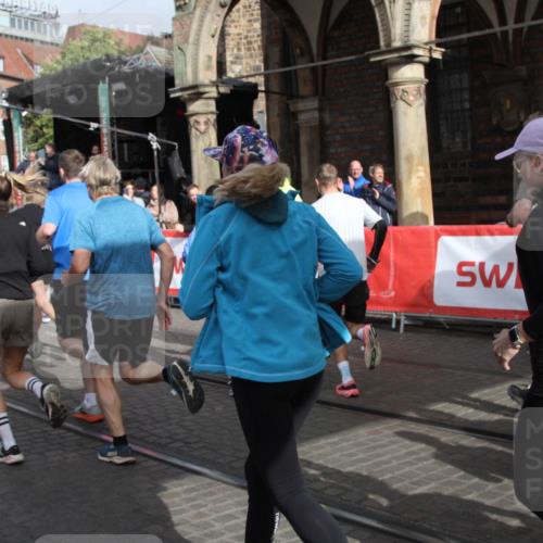 05.10.2025 - 20. swb-Marathon Bremen Yannick Fuchs http://msf.ph/oto/9318911 05.10.2025 11:32:40 Ziel  meine-sportfotos.de