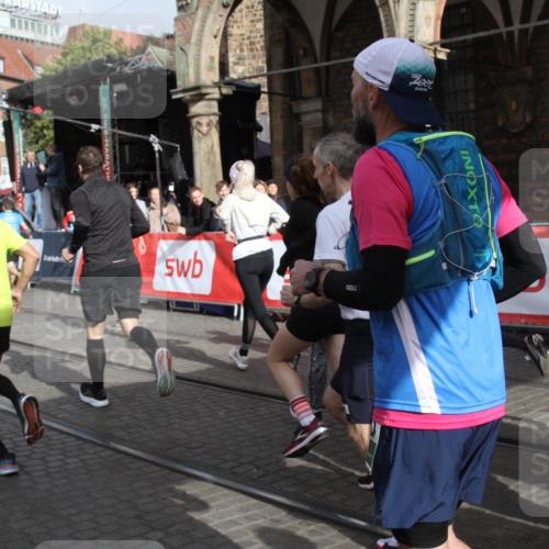 05.10.2025 - 20. swb-Marathon Bremen Yannick Fuchs http://msf.ph/oto/9318919 05.10.2025 11:32:44 Ziel  meine-sportfotos.de