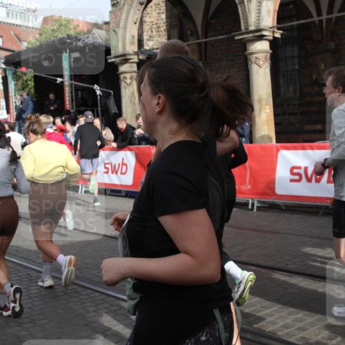 05.10.2025 - 20. swb-Marathon Bremen Yannick Fuchs http://msf.ph/oto/9318922 05.10.2025 11:32:47 Ziel  meine-sportfotos.de