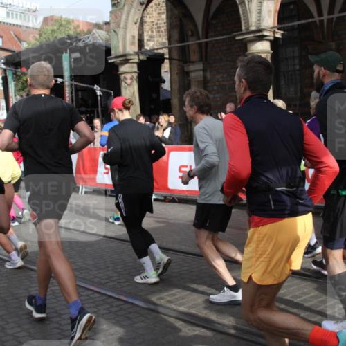 05.10.2025 - 20. swb-Marathon Bremen Yannick Fuchs http://msf.ph/oto/9318923 05.10.2025 11:32:48 Ziel  meine-sportfotos.de