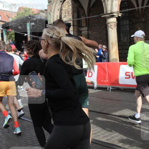 05.10.2025 - 20. swb-Marathon Bremen Yannick Fuchs http://msf.ph/oto/9318924 05.10.2025 11:32:49 Ziel  meine-sportfotos.de