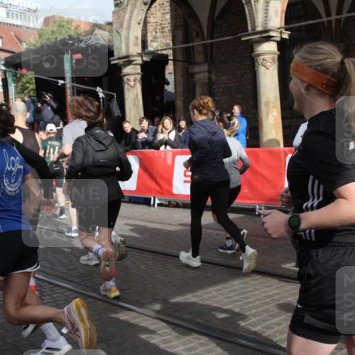 05.10.2025 - 20. swb-Marathon Bremen Yannick Fuchs http://msf.ph/oto/9318935 05.10.2025 11:32:55 Ziel  meine-sportfotos.de