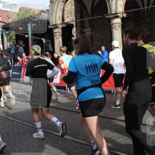 05.10.2025 - 20. swb-Marathon Bremen Yannick Fuchs http://msf.ph/oto/9318936 05.10.2025 11:32:56 Ziel  meine-sportfotos.de
