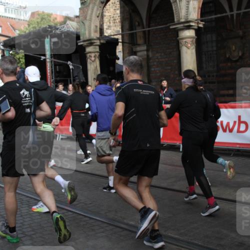 05.10.2025 - 20. swb-Marathon Bremen Yannick Fuchs http://msf.ph/oto/9318948 05.10.2025 11:33:00 Ziel  meine-sportfotos.de