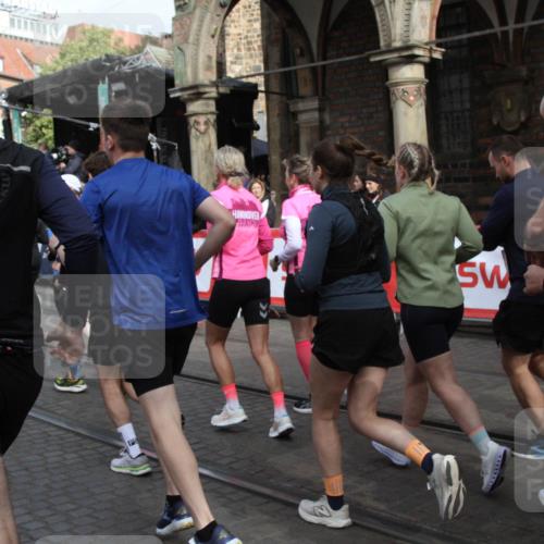05.10.2025 - 20. swb-Marathon Bremen Yannick Fuchs http://msf.ph/oto/9318954 05.10.2025 11:33:03 Ziel  meine-sportfotos.de