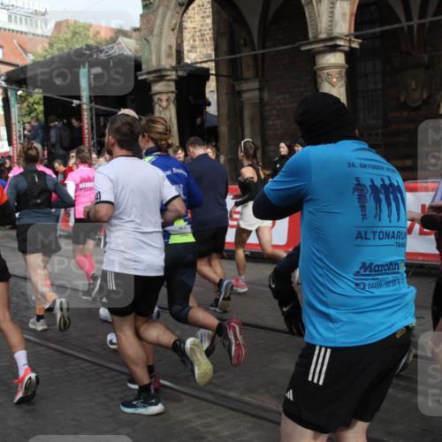 05.10.2025 - 20. swb-Marathon Bremen Yannick Fuchs http://msf.ph/oto/9318956 05.10.2025 11:33:04 Ziel  meine-sportfotos.de