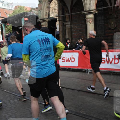 05.10.2025 - 20. swb-Marathon Bremen Yannick Fuchs http://msf.ph/oto/9318959 05.10.2025 11:33:05 Ziel  meine-sportfotos.de