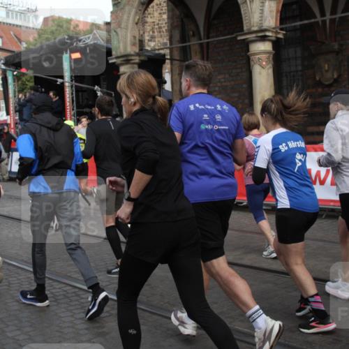 05.10.2025 - 20. swb-Marathon Bremen Yannick Fuchs http://msf.ph/oto/9318964 05.10.2025 11:33:07 Ziel  meine-sportfotos.de