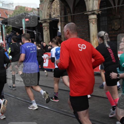 05.10.2025 - 20. swb-Marathon Bremen Yannick Fuchs http://msf.ph/oto/9318965 05.10.2025 11:33:07 Ziel  meine-sportfotos.de