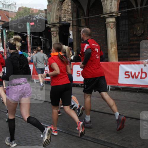 05.10.2025 - 20. swb-Marathon Bremen Yannick Fuchs http://msf.ph/oto/9318969 05.10.2025 11:33:09 Ziel  meine-sportfotos.de