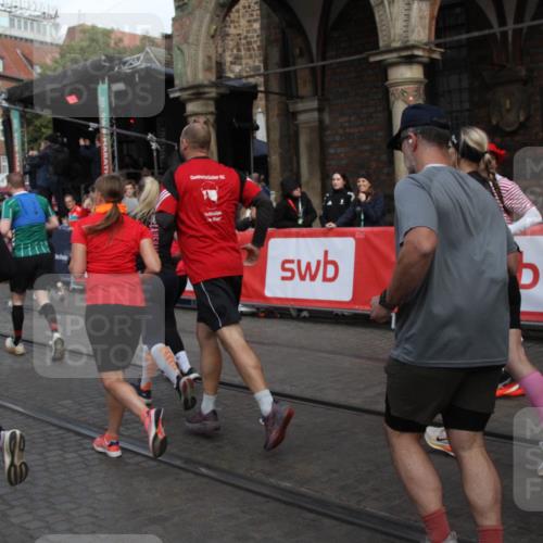05.10.2025 - 20. swb-Marathon Bremen Yannick Fuchs http://msf.ph/oto/9318970 05.10.2025 11:33:10 Ziel  meine-sportfotos.de
