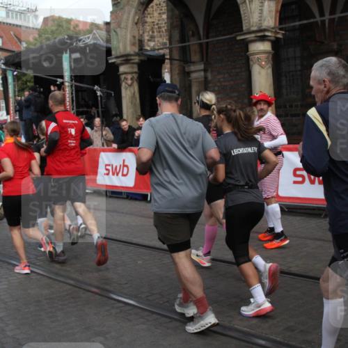 05.10.2025 - 20. swb-Marathon Bremen Yannick Fuchs http://msf.ph/oto/9318971 05.10.2025 11:33:10 Ziel  meine-sportfotos.de
