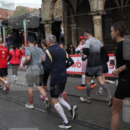 05.10.2025 - 20. swb-Marathon Bremen Yannick Fuchs http://msf.ph/oto/9318972 05.10.2025 11:33:10 Ziel  meine-sportfotos.de