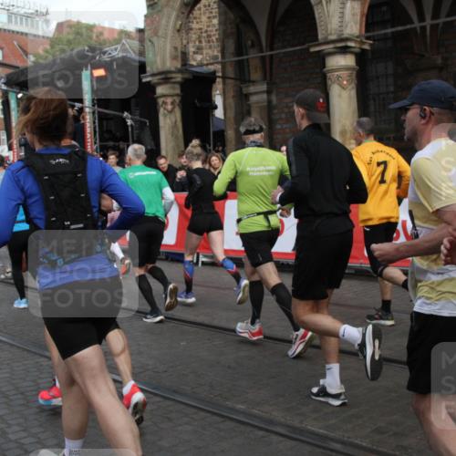 05.10.2025 - 20. swb-Marathon Bremen Yannick Fuchs http://msf.ph/oto/9318979 05.10.2025 11:33:13 Ziel  meine-sportfotos.de