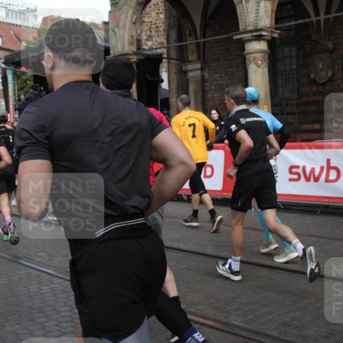 05.10.2025 - 20. swb-Marathon Bremen Yannick Fuchs http://msf.ph/oto/9318980 05.10.2025 11:33:13 Ziel  meine-sportfotos.de
