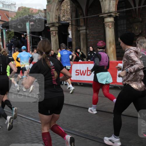 05.10.2025 - 20. swb-Marathon Bremen Yannick Fuchs http://msf.ph/oto/9318984 05.10.2025 11:33:15 Ziel  meine-sportfotos.de