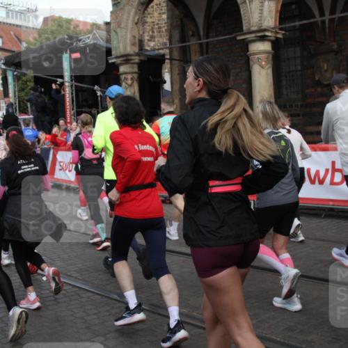 05.10.2025 - 20. swb-Marathon Bremen Yannick Fuchs http://msf.ph/oto/9318988 05.10.2025 11:33:16 Ziel  meine-sportfotos.de