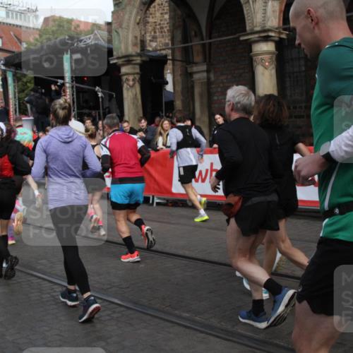 05.10.2025 - 20. swb-Marathon Bremen Yannick Fuchs http://msf.ph/oto/9318993 05.10.2025 11:33:18 Ziel  meine-sportfotos.de
