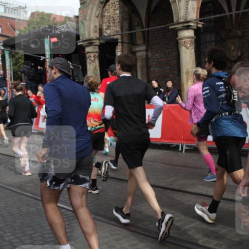 05.10.2025 - 20. swb-Marathon Bremen Yannick Fuchs http://msf.ph/oto/9319001 05.10.2025 11:33:21 Ziel  meine-sportfotos.de