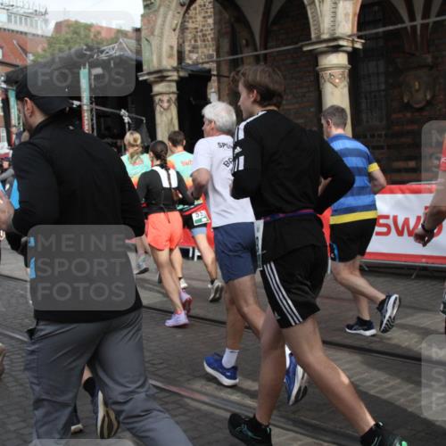 05.10.2025 - 20. swb-Marathon Bremen Yannick Fuchs http://msf.ph/oto/9319007 05.10.2025 11:33:24 Ziel  meine-sportfotos.de