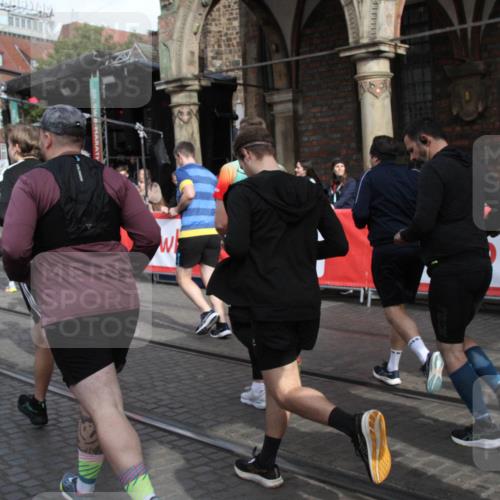 05.10.2025 - 20. swb-Marathon Bremen Yannick Fuchs http://msf.ph/oto/9319009 05.10.2025 11:33:24 Ziel  meine-sportfotos.de