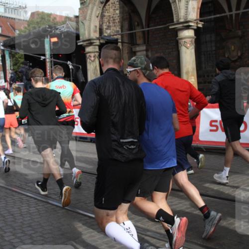 05.10.2025 - 20. swb-Marathon Bremen Yannick Fuchs http://msf.ph/oto/9319010 05.10.2025 11:33:25 Ziel  meine-sportfotos.de