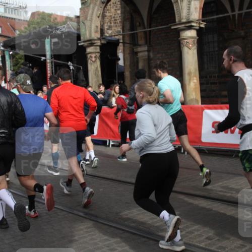 05.10.2025 - 20. swb-Marathon Bremen Yannick Fuchs http://msf.ph/oto/9319012 05.10.2025 11:33:26 Ziel  meine-sportfotos.de