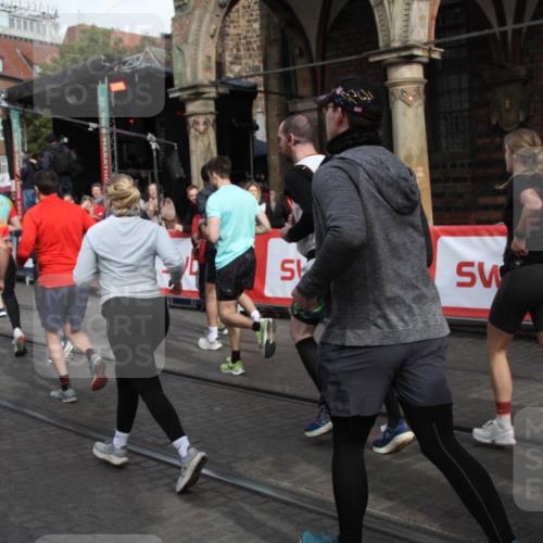 05.10.2025 - 20. swb-Marathon Bremen Yannick Fuchs http://msf.ph/oto/9319013 05.10.2025 11:33:26 Ziel  meine-sportfotos.de