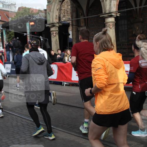 05.10.2025 - 20. swb-Marathon Bremen Yannick Fuchs http://msf.ph/oto/9319014 05.10.2025 11:33:27 Ziel  meine-sportfotos.de
