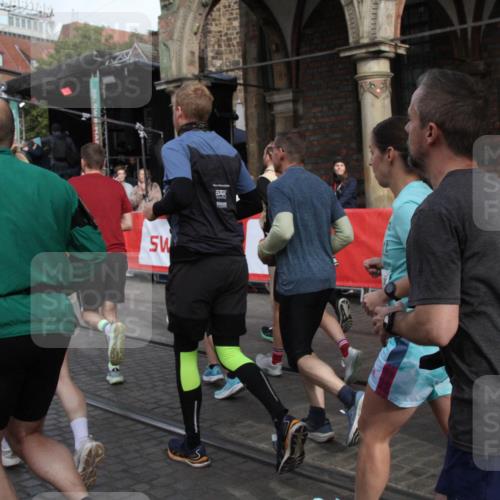05.10.2025 - 20. swb-Marathon Bremen Yannick Fuchs http://msf.ph/oto/9319016 05.10.2025 11:33:28 Ziel  meine-sportfotos.de