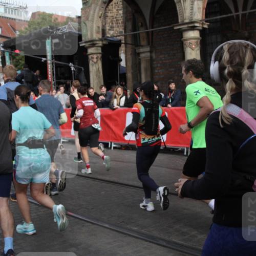 05.10.2025 - 20. swb-Marathon Bremen Yannick Fuchs http://msf.ph/oto/9319018 05.10.2025 11:33:28 Ziel  meine-sportfotos.de
