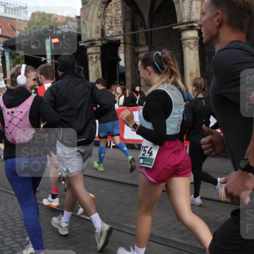 05.10.2025 - 20. swb-Marathon Bremen Yannick Fuchs http://msf.ph/oto/9319020 05.10.2025 11:33:29 Ziel  meine-sportfotos.de
