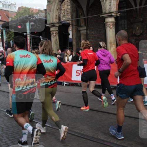 05.10.2025 - 20. swb-Marathon Bremen Yannick Fuchs http://msf.ph/oto/9319026 05.10.2025 11:33:31 Ziel  meine-sportfotos.de