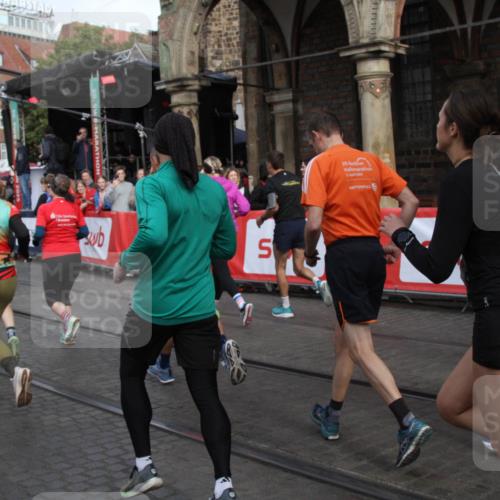 05.10.2025 - 20. swb-Marathon Bremen Yannick Fuchs http://msf.ph/oto/9319028 05.10.2025 11:33:32 Ziel  meine-sportfotos.de