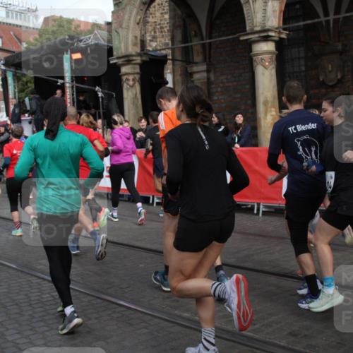 05.10.2025 - 20. swb-Marathon Bremen Yannick Fuchs http://msf.ph/oto/9319029 05.10.2025 11:33:33 Ziel  meine-sportfotos.de