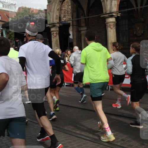 05.10.2025 - 20. swb-Marathon Bremen Yannick Fuchs http://msf.ph/oto/9319038 05.10.2025 11:33:36 Ziel  meine-sportfotos.de