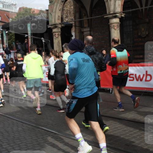 05.10.2025 - 20. swb-Marathon Bremen Yannick Fuchs http://msf.ph/oto/9319040 05.10.2025 11:33:37 Ziel  meine-sportfotos.de