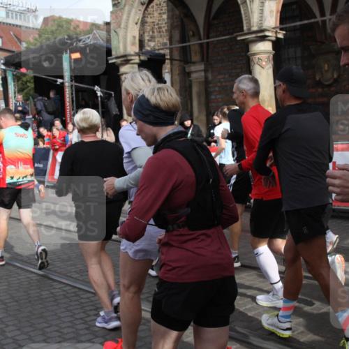 05.10.2025 - 20. swb-Marathon Bremen Yannick Fuchs http://msf.ph/oto/9319045 05.10.2025 11:33:40 Ziel  meine-sportfotos.de