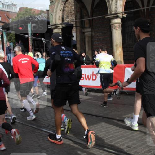 05.10.2025 - 20. swb-Marathon Bremen Yannick Fuchs http://msf.ph/oto/9319046 05.10.2025 11:33:40 Ziel  meine-sportfotos.de