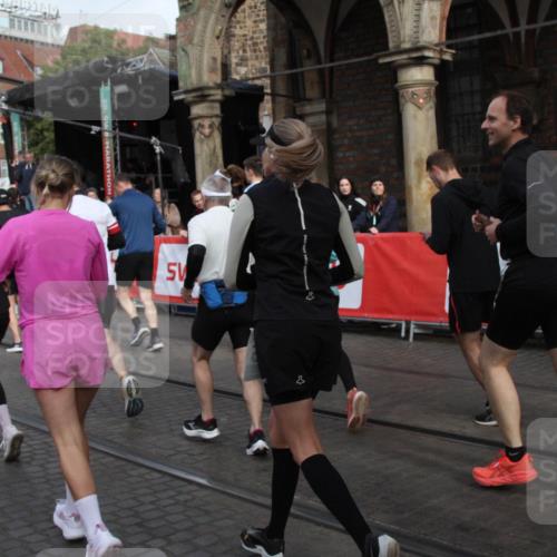 05.10.2025 - 20. swb-Marathon Bremen Yannick Fuchs http://msf.ph/oto/9319053 05.10.2025 11:33:43 Ziel  meine-sportfotos.de